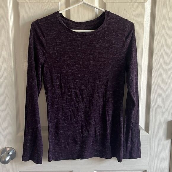 🌼3/$15🌼 Purple Long Sleeve Tee - Picture 1 of 5